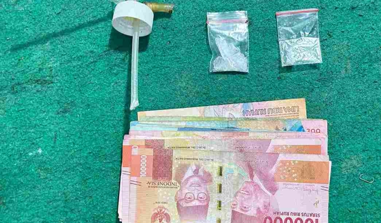 simpan-sabu-siap-edar,-warga-pulau-kangean-sumenep-dibekuk-polisi