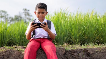 larangan-penggunaan-hp-di-sekolah,-benarkah-bikin-anak-lebih-fokus?-ini-kata-studi