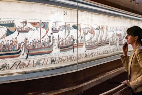 how-the-bayeux-tapestry-came-alive-for-the-people-who-viewed-it-a-thousand-years-ago