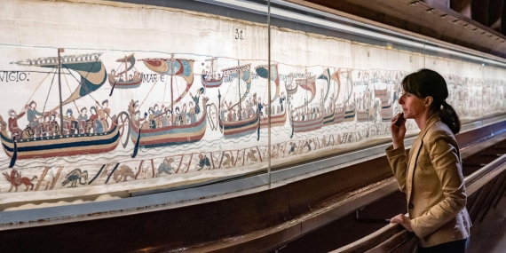how-the-bayeux-tapestry-came-alive-for-the-people-who-viewed-it-a-thousand-years-ago