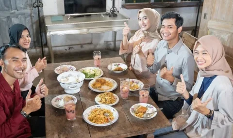 Khutbah Jumat: Memudahkan Urusan Orang Lain, Jalan Menuju Ridha Allah