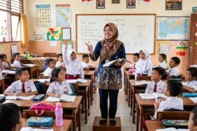 khutbah-jumat:-pemerintah-bertanggung-jawab-mewujudkan-kesejahteraan-guru