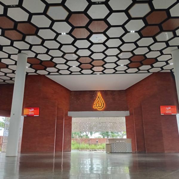 ketika-tuhan-mengajarkan-nama-nama