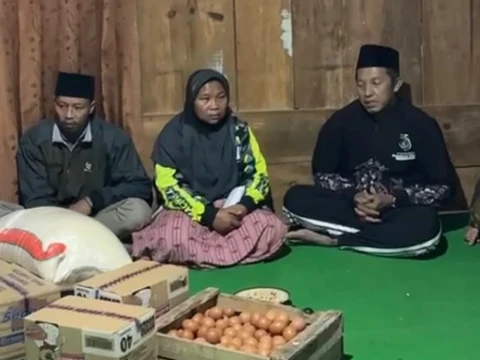 anggota-banser-wafat-selepas-tugas-di-muktamar,-ketum-gp-ansor-takziah-dan-beri-santunan