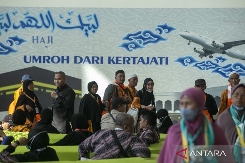 seskab:-sejumlah-penerbangan-dialihkan-ke-kertajati,-disiapkan-whoosh