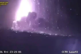 seismik-anak-krakatau-menurun,-pvmbg-ingatkan-potensi-letusan-lebih-kuat-masih-terbuka