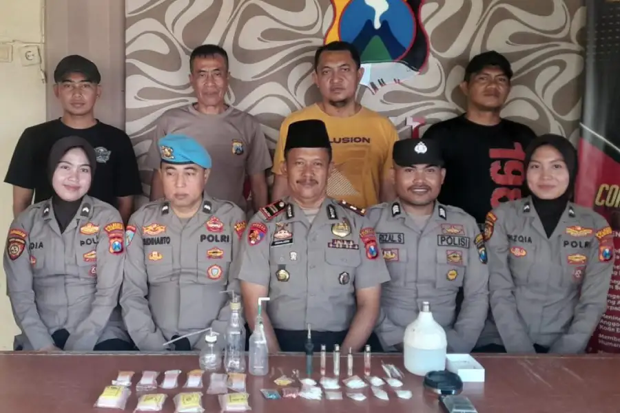 sembunyikan-sabu-di-bohlam-lampu,-pengedar-di-masalembu-sumenep-dibekuk-polisi