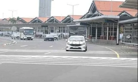 penerbangan-terdampak-abu-vulkanik-anak-krakatau,-lima-bandara-alternatif-disiapkan