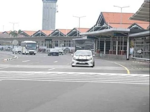 penerbangan-terdampak-abu-vulkanik-anak-krakatau,-lima-bandara-alternatif-disiapkan