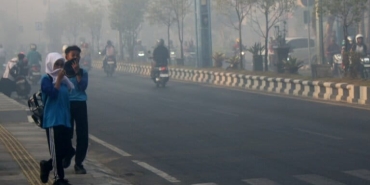 anak-anak-tersiksa-asap-karhutla-kalimantan-selatan
