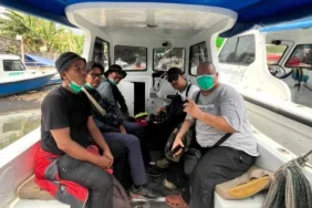 lima-wartawan-hilang-kontak-di-perairan-gunung-anak-krakatau,-tim-sar-lakukan-pencarian