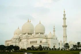 bolehkah-masjid-wakaf-dialihfungsikan-menjadi-tempat-usaha?-ini-tinjauan-fiqih