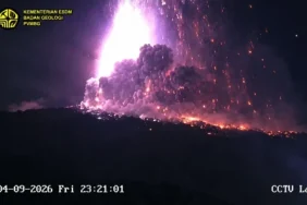 gunung-anak-krakatau-masih-berstatus-siaga