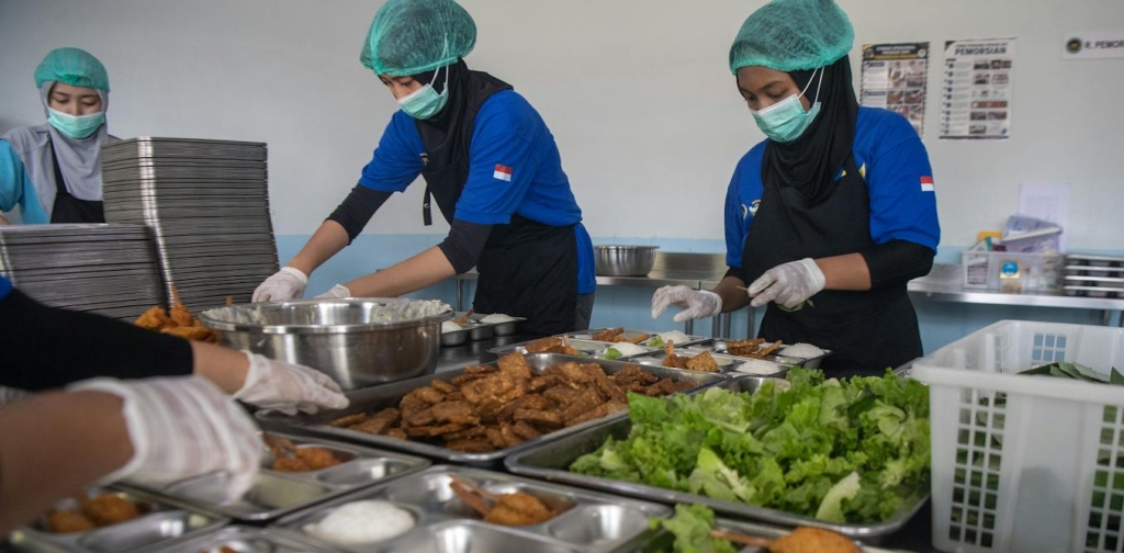 mbg-terus-menuai-korban:-50-ribu-siswa-keracunan,-miliaran-duit-warga-terbuang