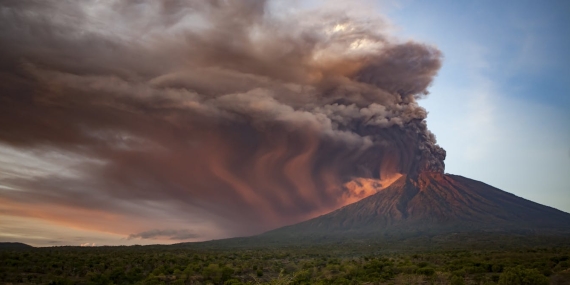 menyebar-seperti-abu-vulkanik,-begini-cara-mudah-mengenali-hoaks-saat-gunung-erupsi