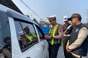 razia-gabungan-di-dolopo-madiun,-petugas-tindak-puluhan-pelanggar
