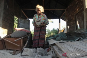 bnpb:-korban-gempa-ntt-capai-136-jiwa-70-persen-rumah-terverifikasi