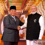 prabowo-disambut-pm-modi-saat-tiba-di-ktt-ke-18-brics