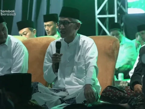 kh-miftachul-akhyar:-muktamar-ke-35-jadi-pelajaran-nu-untuk-berani-keluar-dari-kebiasaan